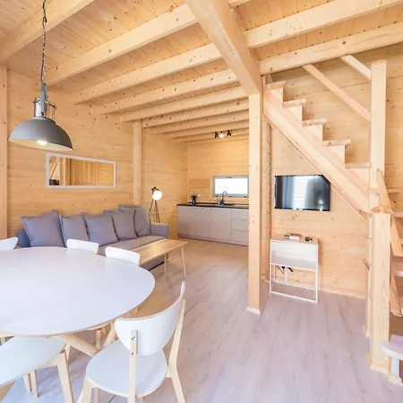 펜션 Comfortable Cottages, 포비에로보